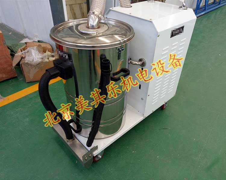 內(nèi)置式工業(yè)吸塵器及風(fēng)機(jī)實物圖